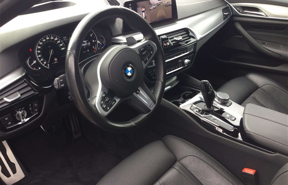 BMW Řada 5 i xDrive Touring M Sportpaket Head-Up DAB