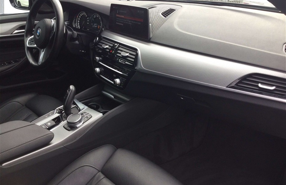 BMW Řada 5 i xDrive Touring M Sportpaket Head-Up DAB