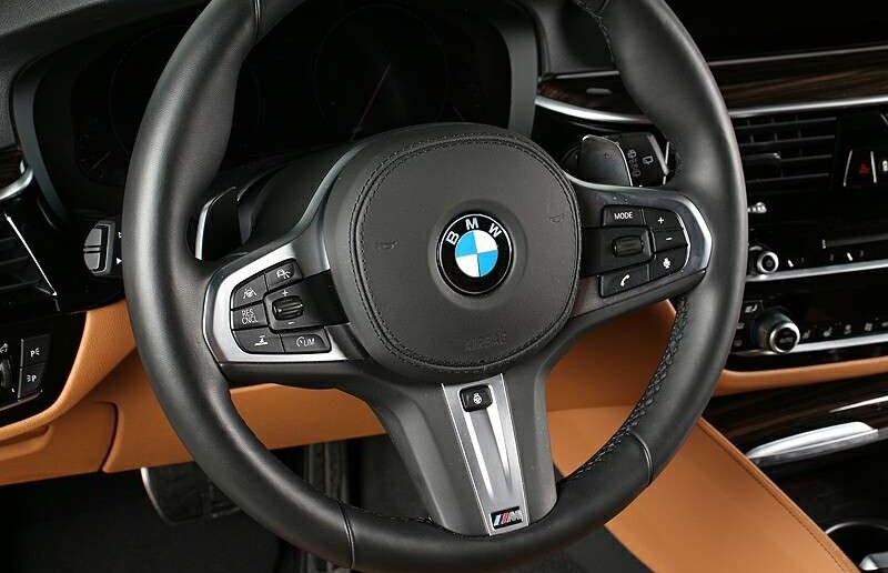 BMW Řada 5 d AT xDr M Sportpaket AHK LED ACC Navi HuD