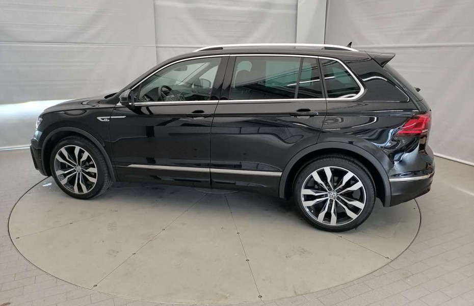 Volkswagen Tiguan Highline 2.0 TDI DSG 4M *AHK*STDHZ*PANO*