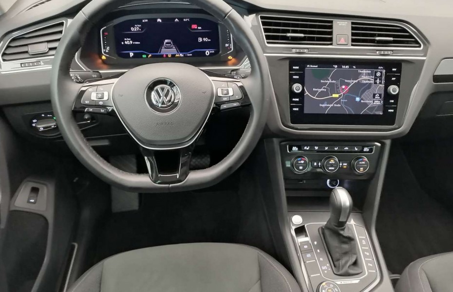 Volkswagen Tiguan Highline 2.0 TDI DSG 4M *AHK*STDHZ*PANO*