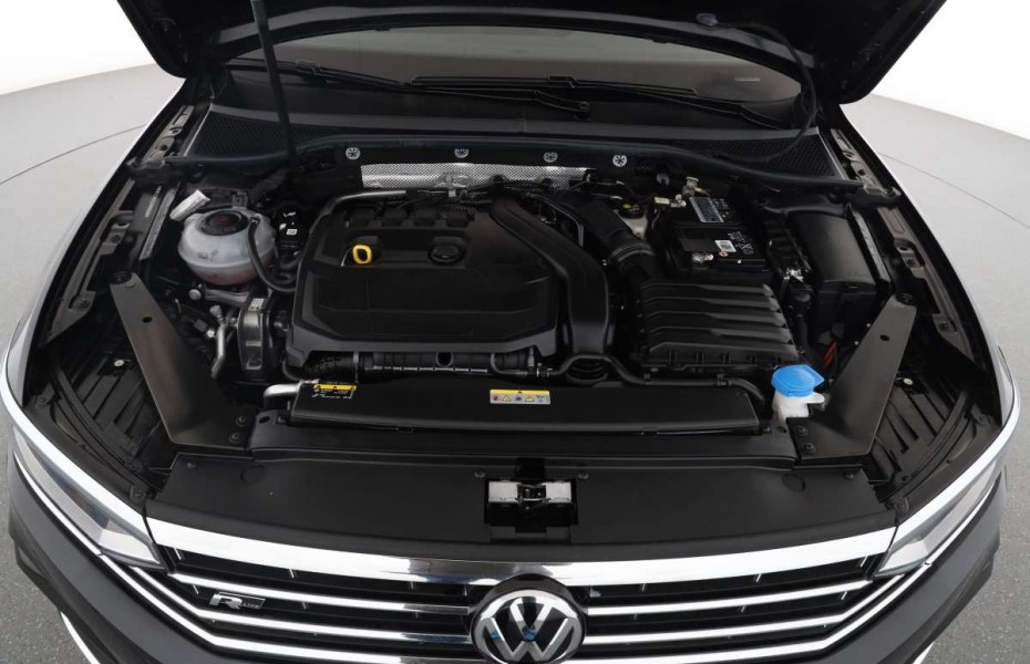 Volkswagen Passat 1.5 TSI DSG Elegance R-LINE | LED