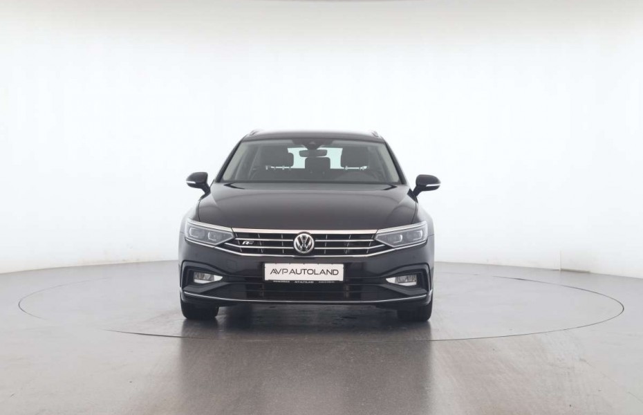 Volkswagen Passat 1.5 TSI DSG Elegance R-LINE | LED