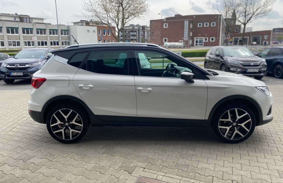 SEAT Arona 1.5 TSI LED Navi Tažné Kam Apple ParkPilot LED