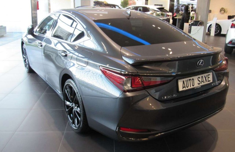 Lexus ES 300h F SPORT