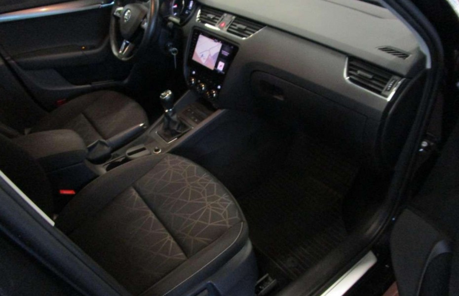 Škoda Octavia Combi 1.5 TSI ACT Clever Klima Navi Einparkhilfe