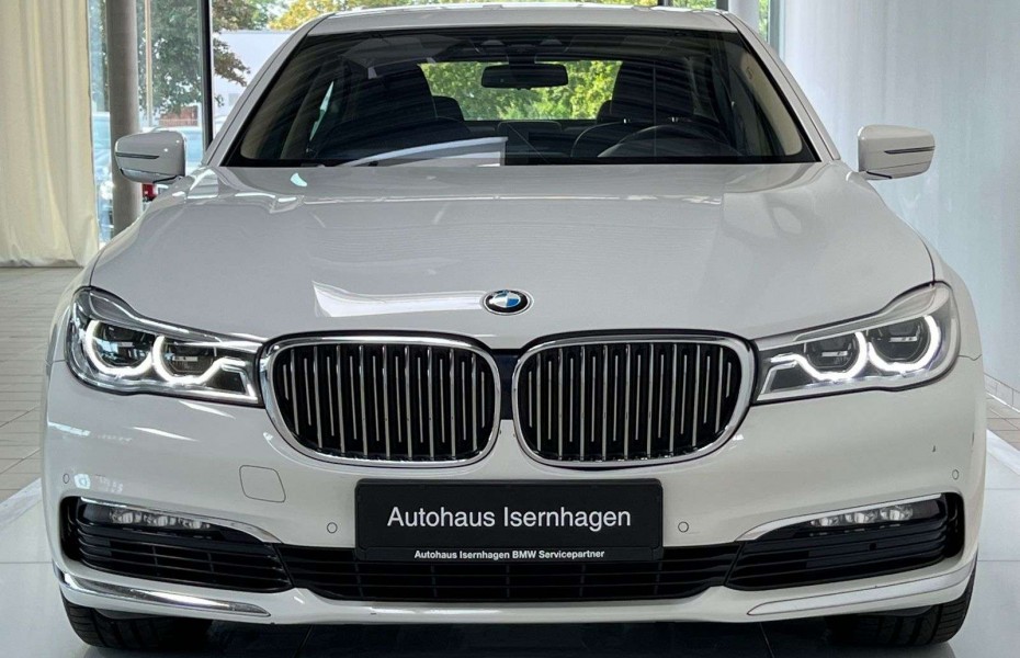 BMW Řada 7 i xDrive Kamera Massage HiFi Komfort Sport