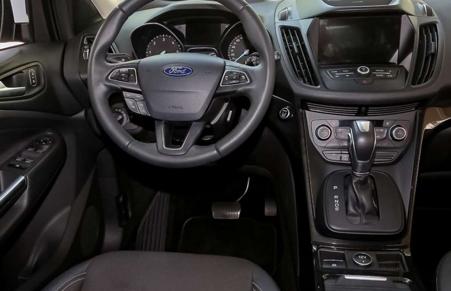 Ford Kuga Titanium AUTOMATIK AWD NAVI elHECKKL WINTER-PAKET