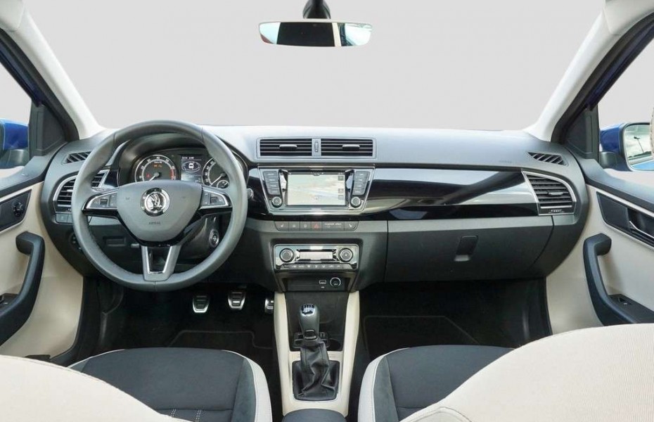 Škoda Fabia 1.0 TSI Style Navi, LED, Panoramadach