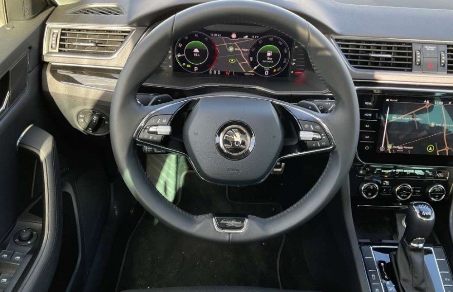 Škoda Superb Combi L&K 4x4 2.0 TDI 147kW Leder LED Navi StandHZ