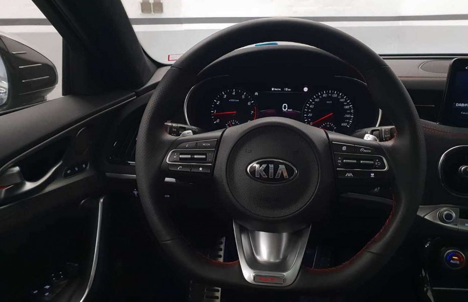 Kia Stinger 3.3T AWD GT+Alcantara+Panorama+Head-Up