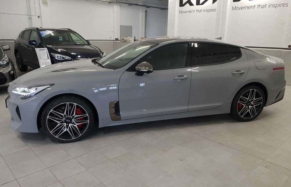 Kia Stinger 3.3T AWD GT+Alcantara+Panorama+Head-Up