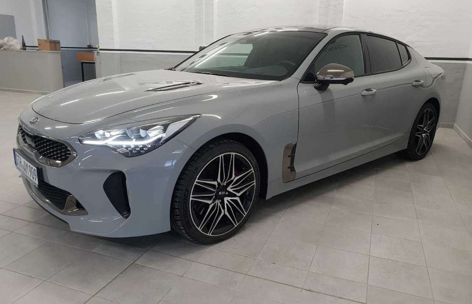 Kia Stinger 3.3T AWD GT+Alcantara+Panorama+Head-Up