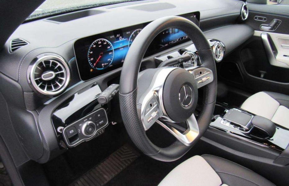 Mercedes-Benz CLA 220 SB AMG Pano Dist 360 HUD Burm