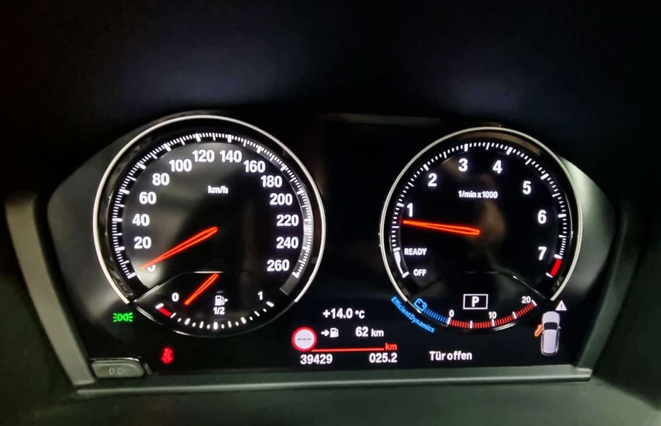 BMW X1 sDrive 20i xLine LED 19 HiFi Rükam PDC