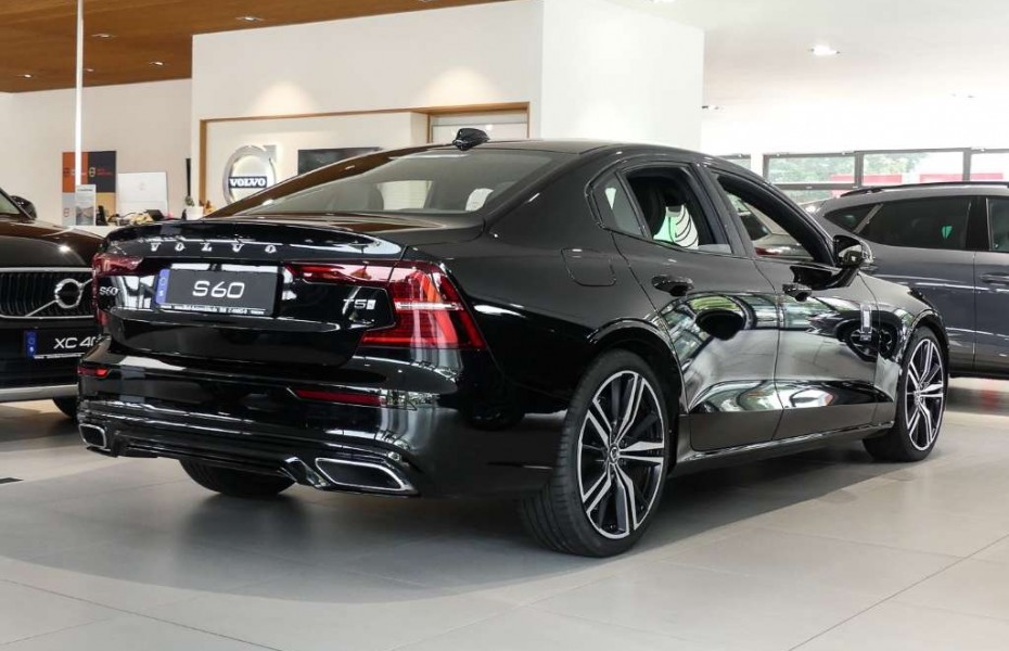 Volvo S60 T5 Geartronic R-Design Navi HUD LED AdTemp