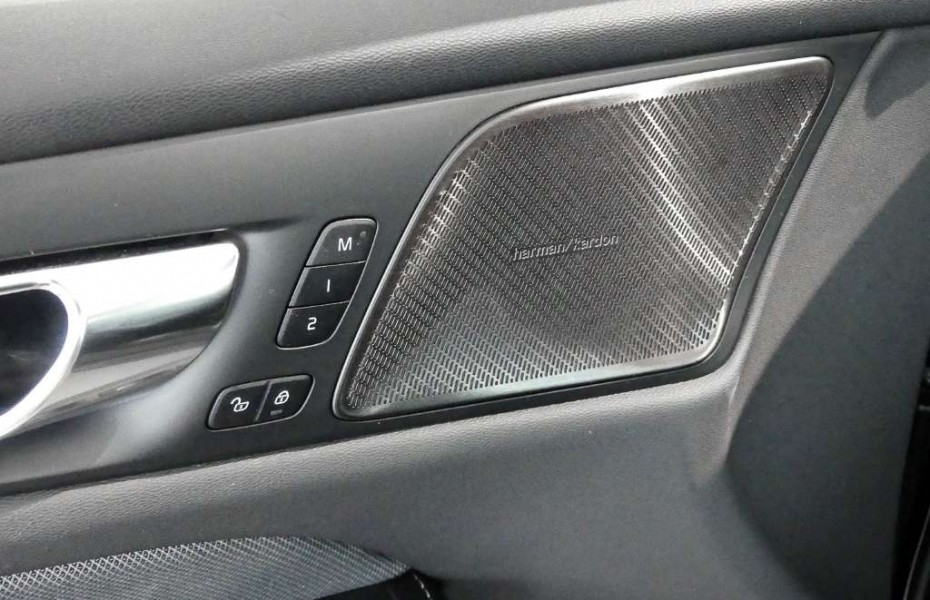 Volvo S60 T5 Geartronic R-Design Navi HUD LED AdTemp