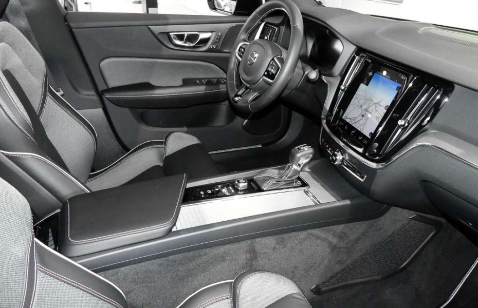 Volvo S60 T5 Geartronic R-Design Navi HUD LED AdTemp