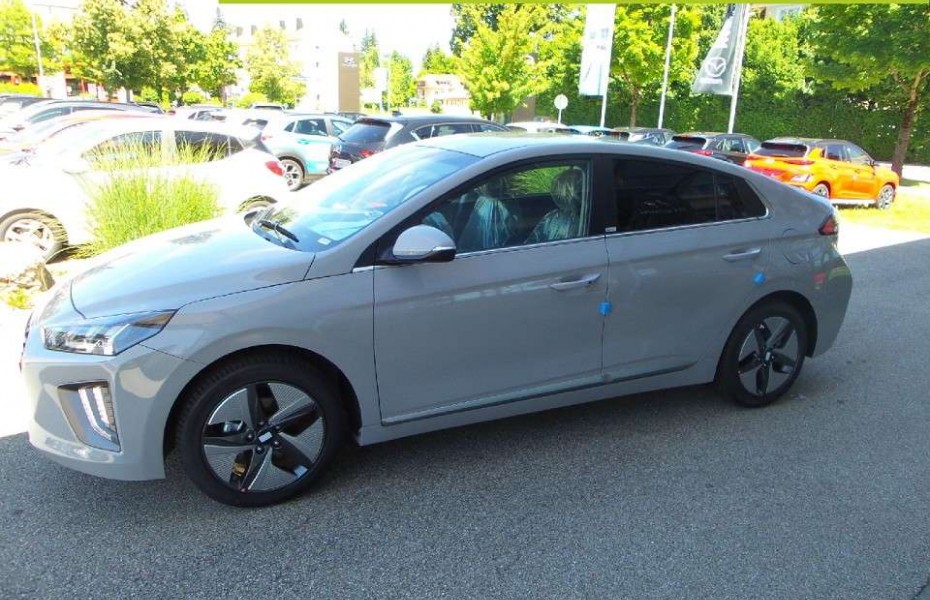 Hyundai Ioniq Hybrid  STYLE-Paket + Navigation + Kamera 