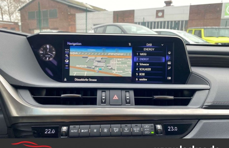 Lexus ES 300h Luxury Line*HUD*Digit.Außenspieg.*Belüft.Sitze*
