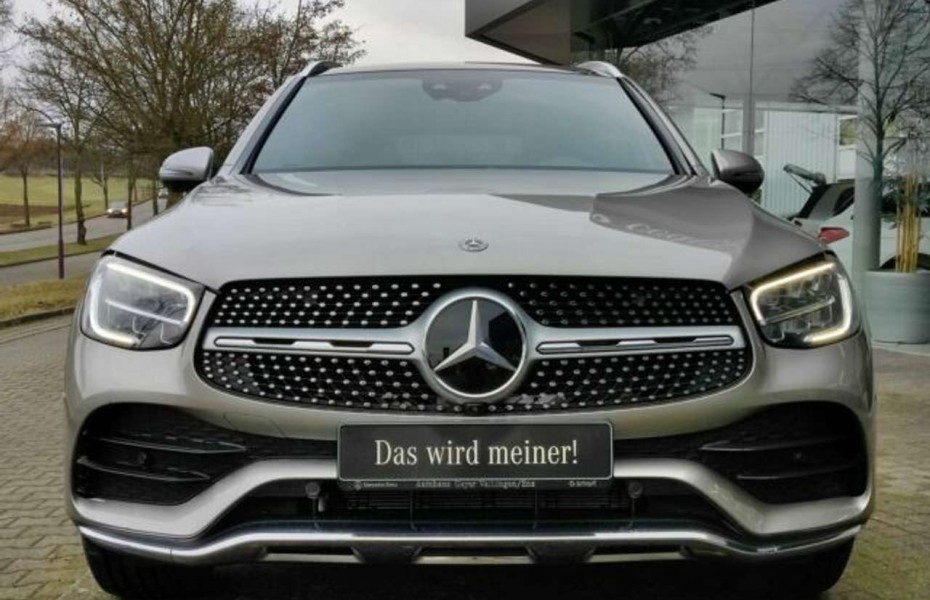 Mercedes-Benz GLC 300 4M AMG-Line|Distronic|AHK|Panoramadach