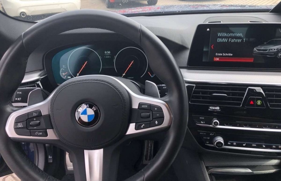 BMW Řada 5 d xDrive Touring M Sportpaket HK HiFi DAB