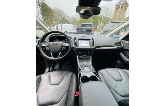 Ford S-MAX Titanium AWD Leder LED Navi Keyless Kurvenlicht e-