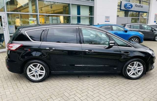 Ford S-MAX Titanium AWD Leder LED Navi Keyless Kurvenlicht e-