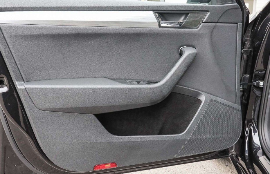 Škoda Superb SUPERB COMBI AMBITION 2.0 TDI 110kW DSG