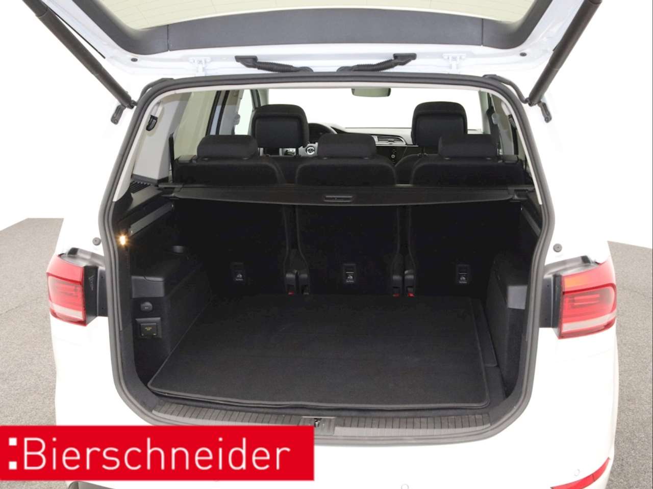 VW Touran: R-Line/7-Sitzer/Kofferraum