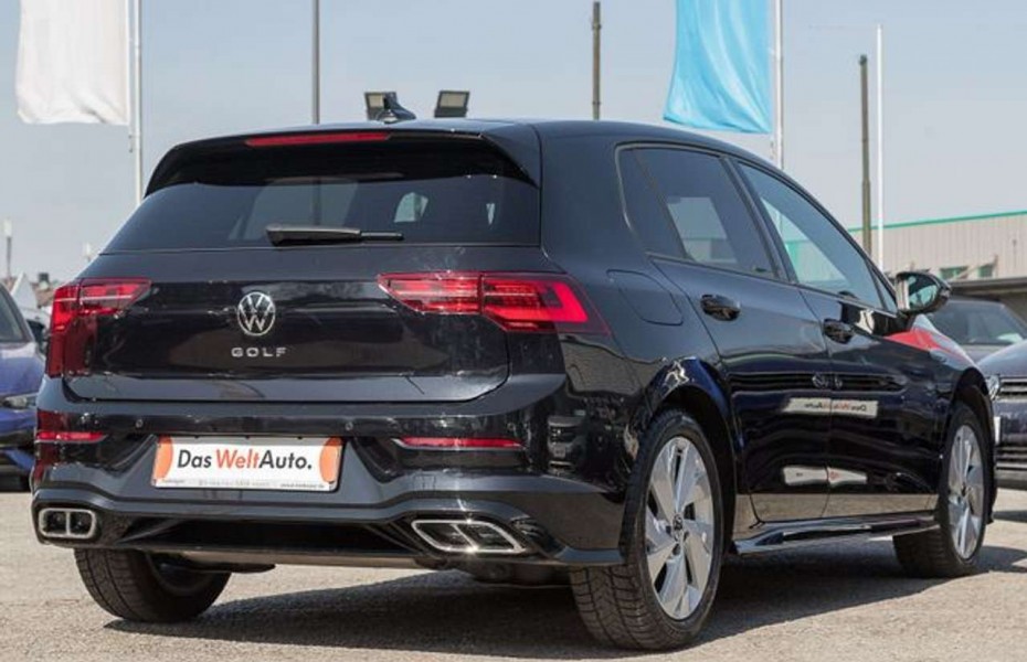 Volkswagen Golf 2.0 TDI DSG TOP R-LINE NAVI AHK PANO STANDHZG