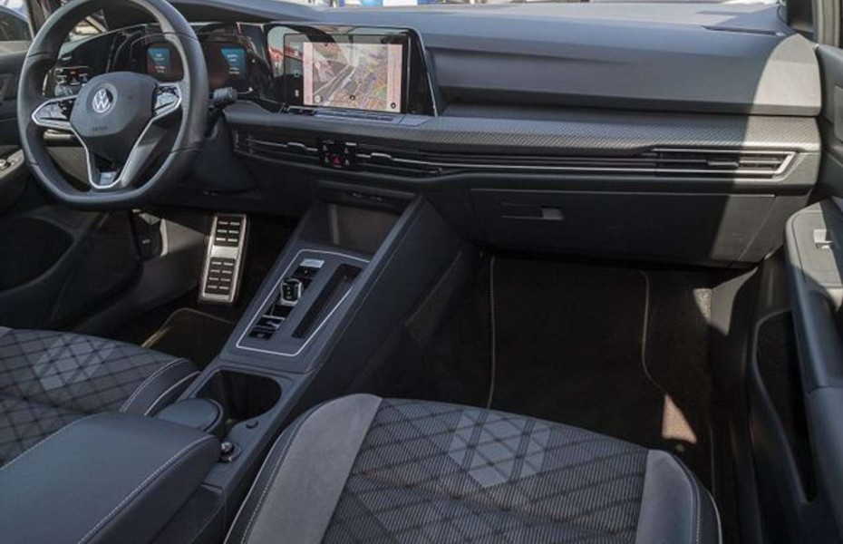 Volkswagen Golf 2.0 TDI DSG TOP R-LINE NAVI AHK PANO STANDHZG