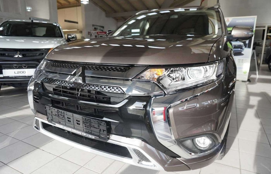 Mitsubishi Outlander Plug-In Hybrid MJ20 KAMERA/SHZG