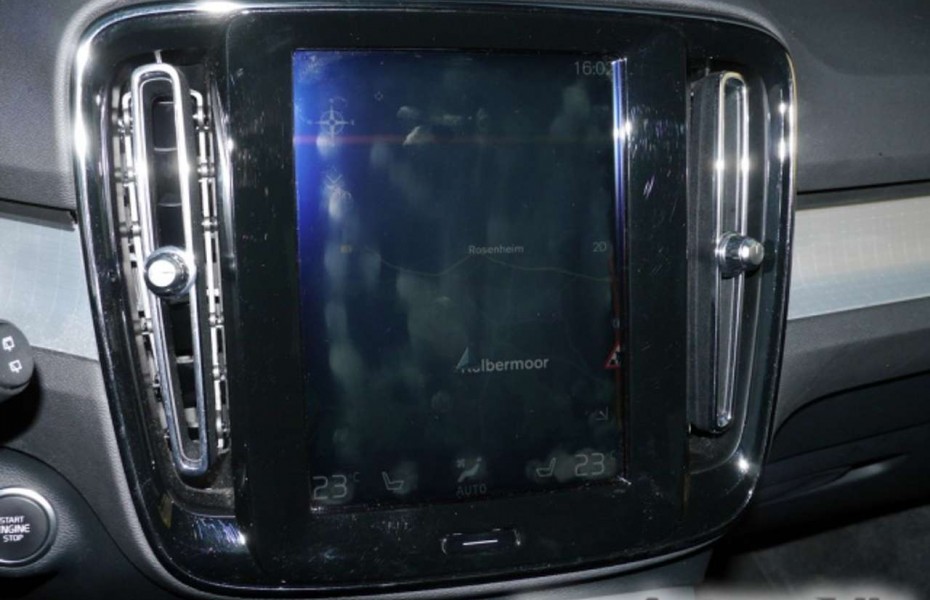 Volvo XC40 XC 40 Momentum AWD Bluetooth LED Vollleder Klima