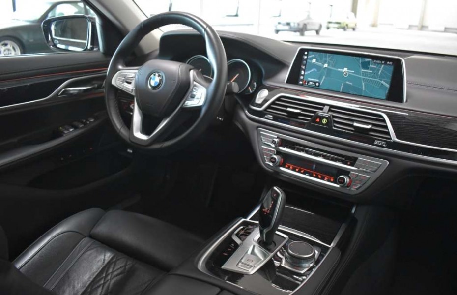 BMW Řada 7 730d xDrive Laser LED NezTop Masáže Pano HUD AdTemp