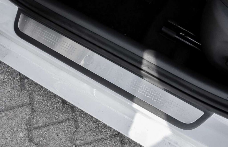 Hyundai Ioniq Hybrid 1.6 GDI Premium Navi Leder Kamera K LED-Tag