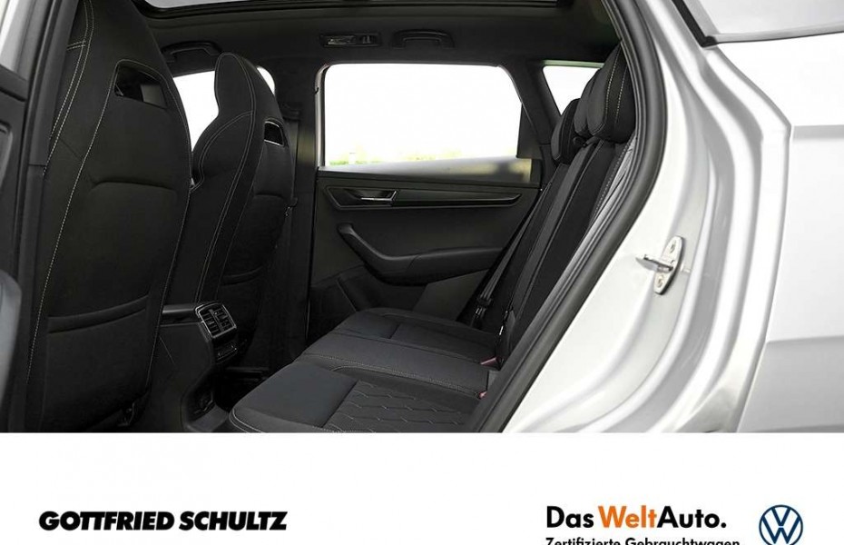 Škoda Karoq 1.5 TSI Sportline DSG LED NAVI PANO AHK SHZ PDC LM