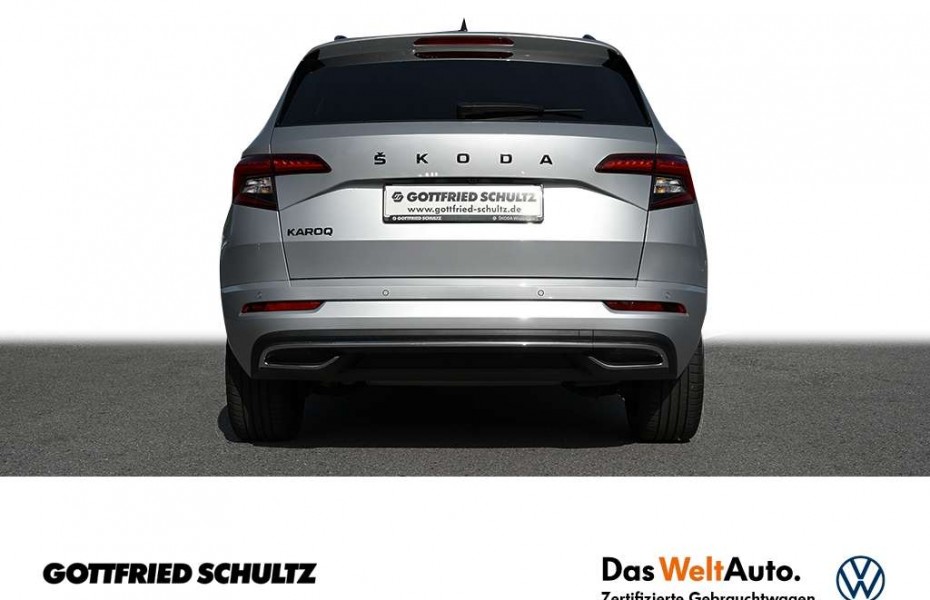 Škoda Karoq 1.5 TSI Sportline DSG LED NAVI PANO AHK SHZ PDC LM