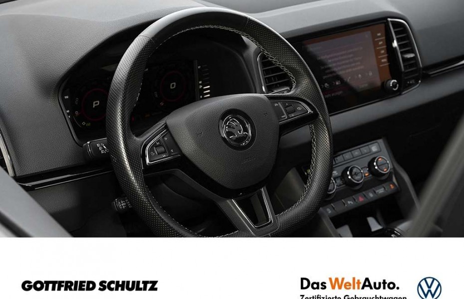 Škoda Karoq 1.5 TSI Sportline DSG LED NAVI PANO AHK SHZ PDC LM