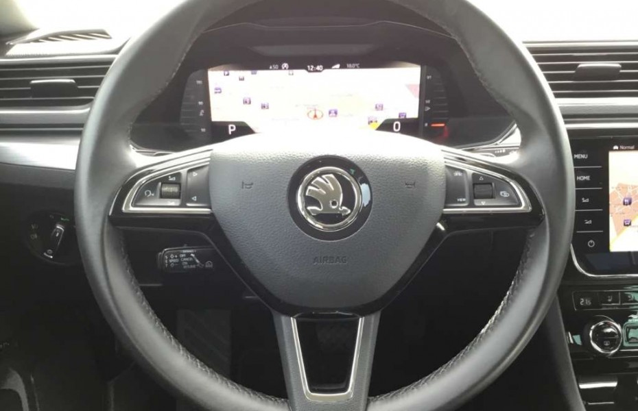 Škoda Superb Combi 2.0TDI DSG Premium Edition Xenon Navi AHK DC