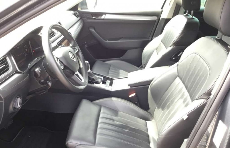 Škoda Superb Combi 2.0TDI DSG Premium Edition Xenon Navi AHK DC