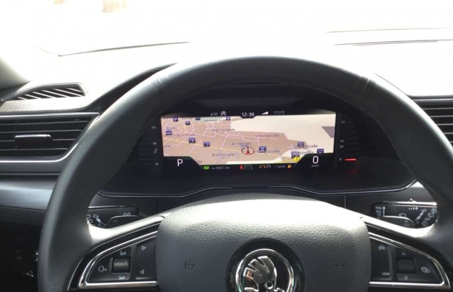 Škoda Superb Combi 2.0TDI DSG Premium Edition Xenon Navi AHK DC