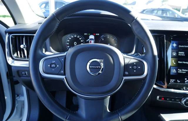 Volvo V60 D4 Momentum PDC SHZ KAMERA NAVI LED ACC