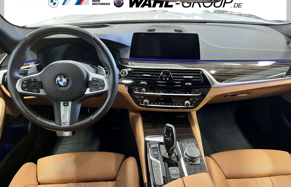 BMW Řada 5 d xDrive Touring M Sport | Head-Up AHK Navi