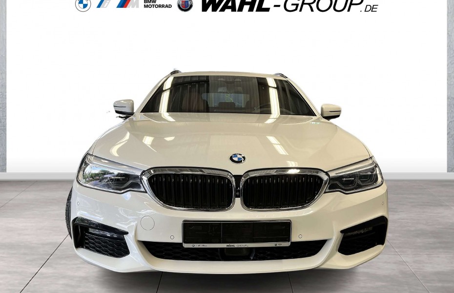 BMW Řada 5 d xDrive Touring M Sport | Head-Up AHK Navi