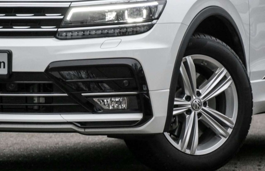 Volkswagen Tiguan Highline 2.0 TDI DSG 4M. R-Line 20