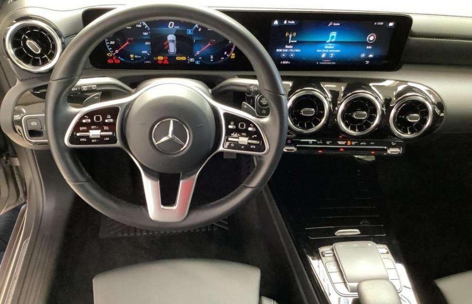 Mercedes-Benz CLA 220d SB LED Navi 8G Apple