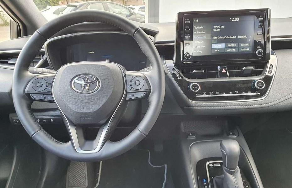 Toyota Corolla 1.8 Hybrid Team Deutschland - Navigationssystem