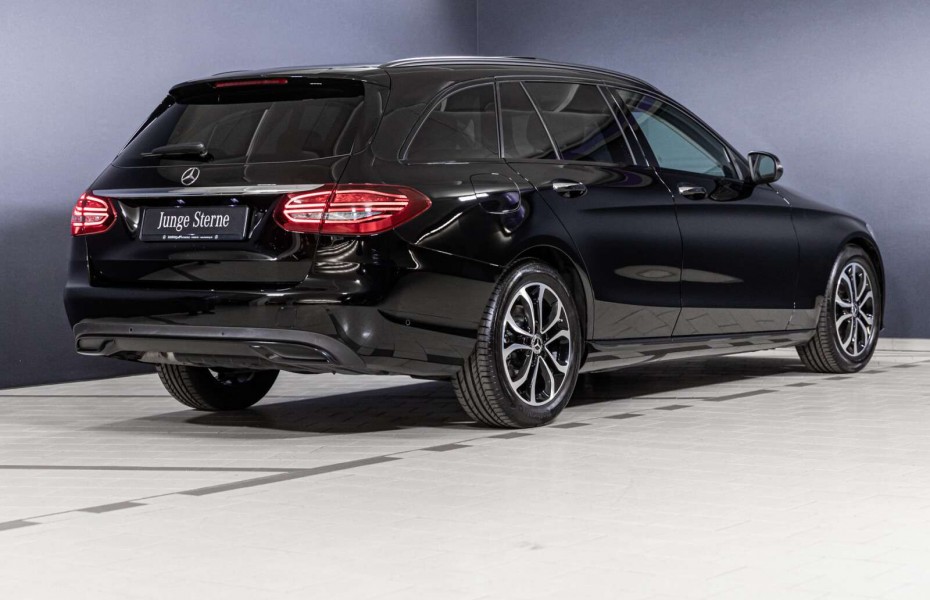 Mercedes-Benz Třídy C d T Avantgarde/9G/LED/Pano/Navi/Burmester® SHD