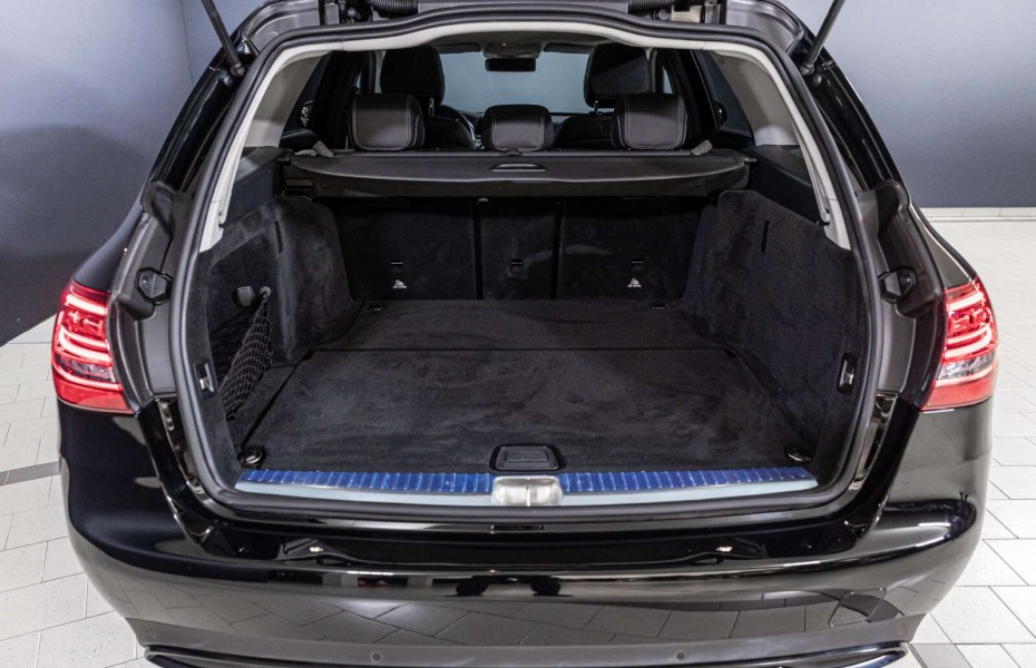 Mercedes-Benz Třídy C d T Avantgarde/9G/LED/Pano/Navi/Burmester® SHD